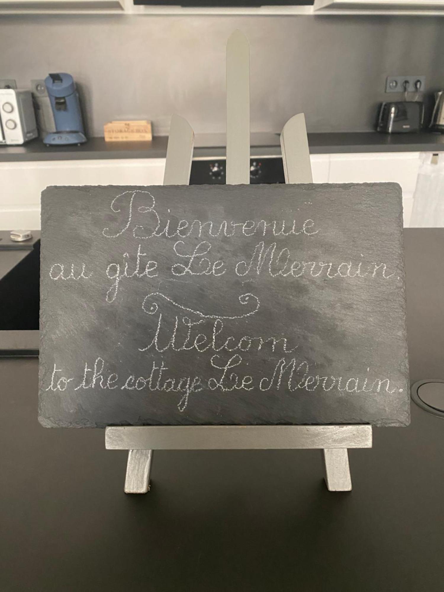 Le Merrain Gite Plein Coeur De Chablis Bagian luar foto